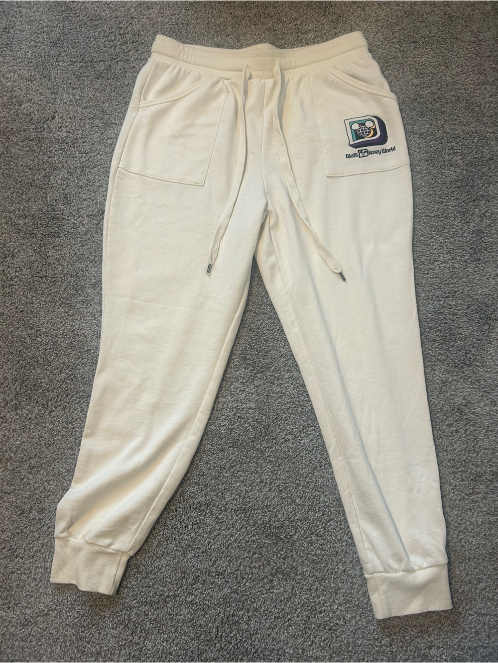 NWOT Walt Disney World Cream Embroidered Logo Sweatpants L⁠